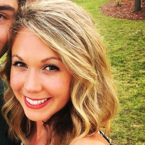 Meet your Posher, Anne - Picture 1 of 1